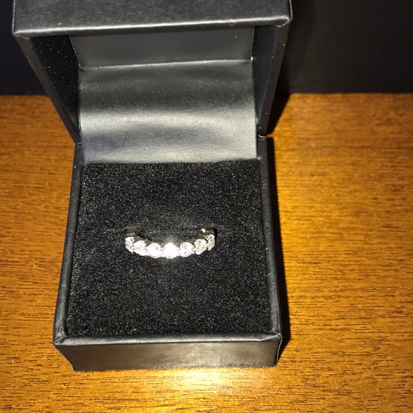 R H Macys Jewelry - Genuinebeautiful color 14ktdiamonds band.50 carat